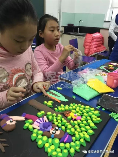 皇家迪智尼玩具加盟体验店，带孩子远离危险的玩具