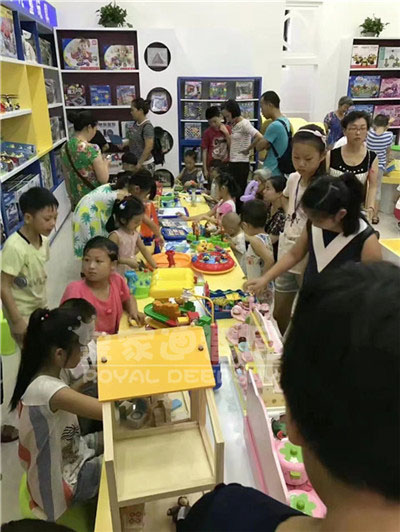 加盟玩具店 -开店经验-皇家迪智尼儿童玩具店加盟官网