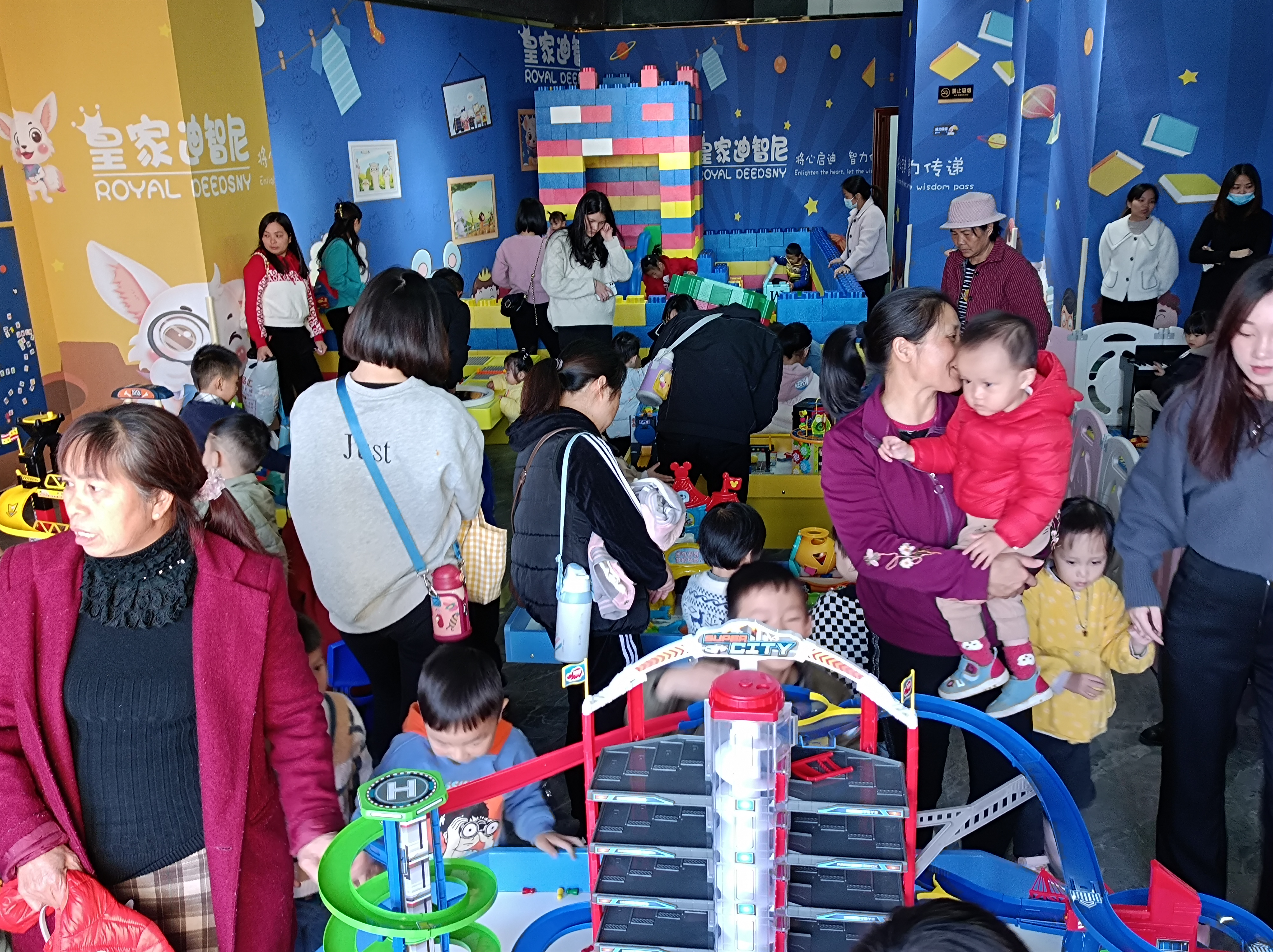 面对当下趋势，乡镇开一家玩具店是否能够成功呢？