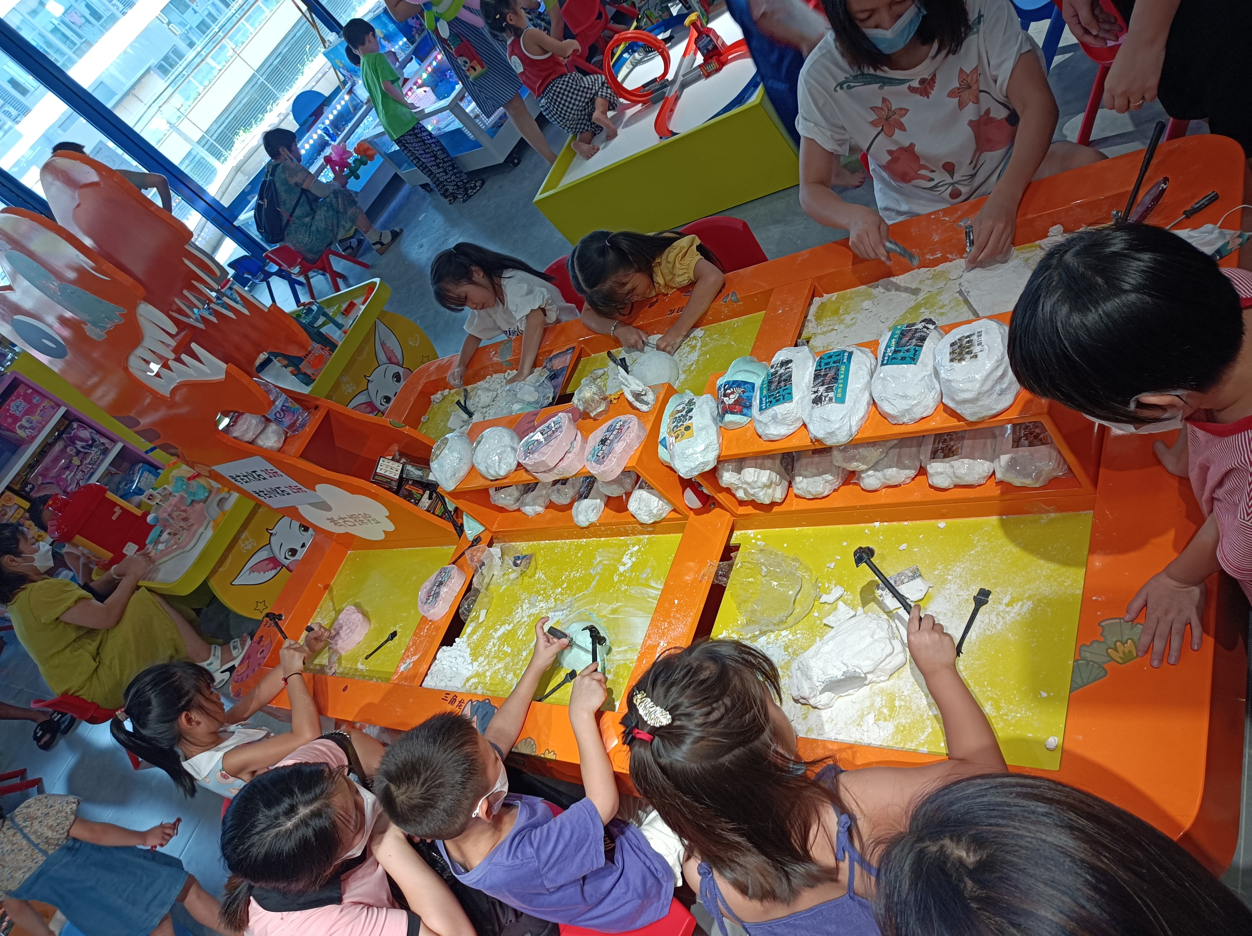 皇家迪智尼 I 提高孩子动手，好奇之心就带孩子体验考古恐龙