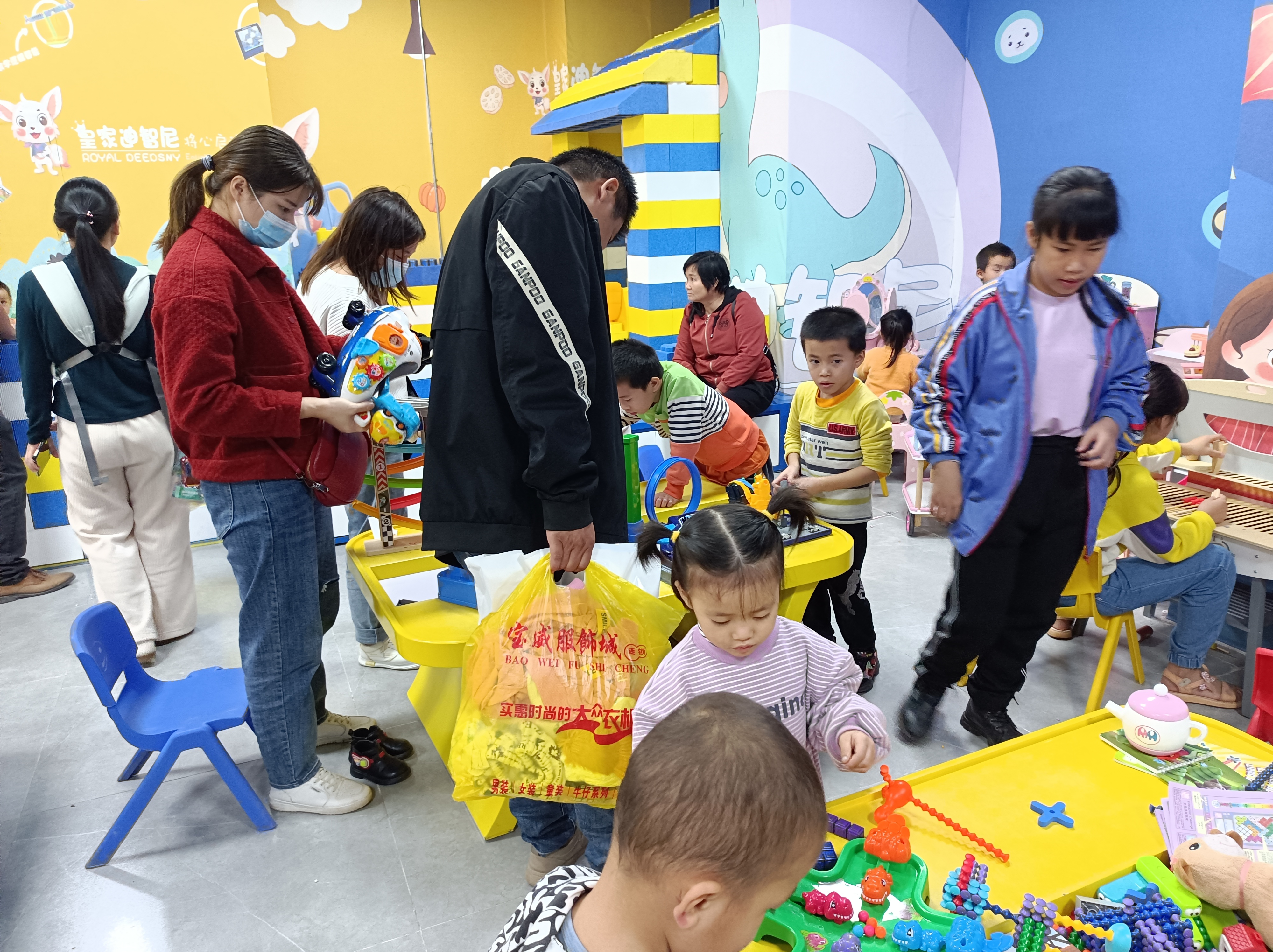 皇家迪智尼 I 购买玩具一定要认真对待使用说明书