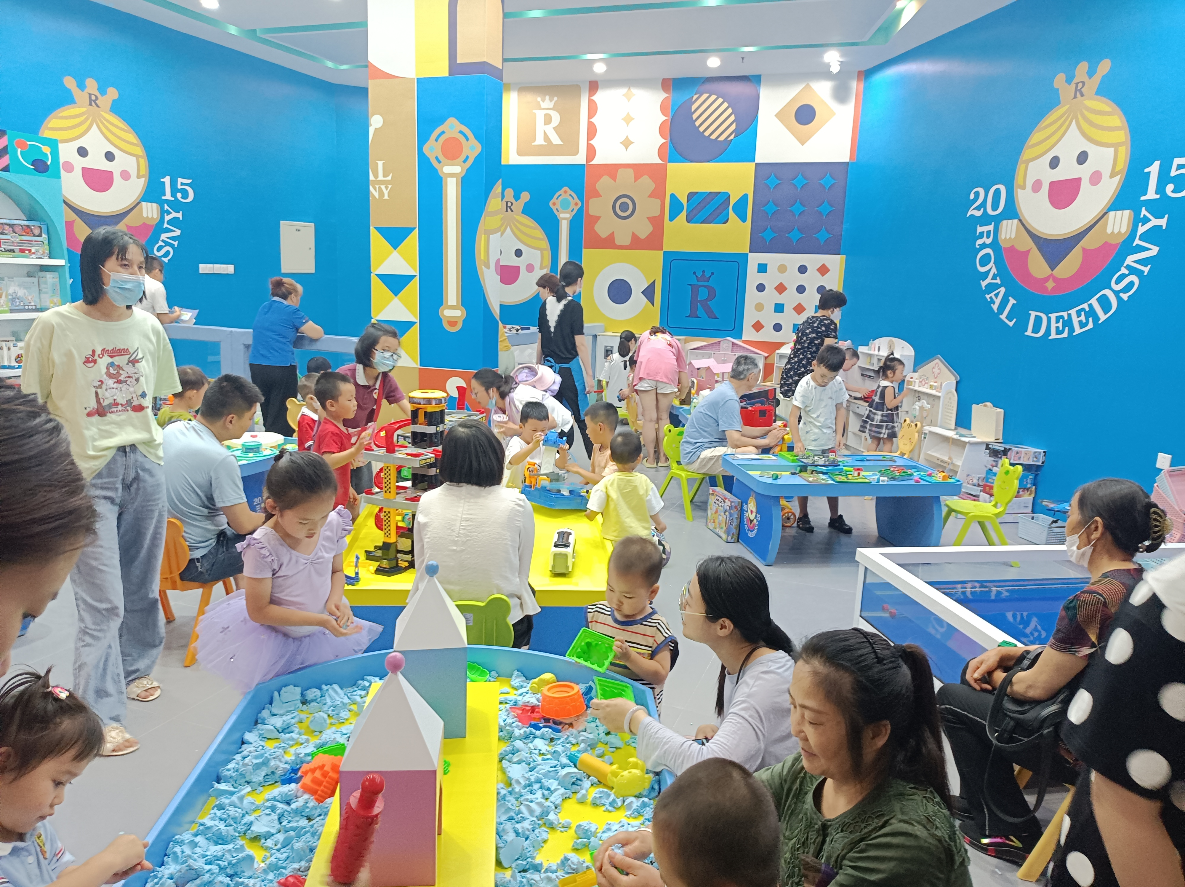 皇家迪智尼 I 为什么说首批玩具配送非常重要？