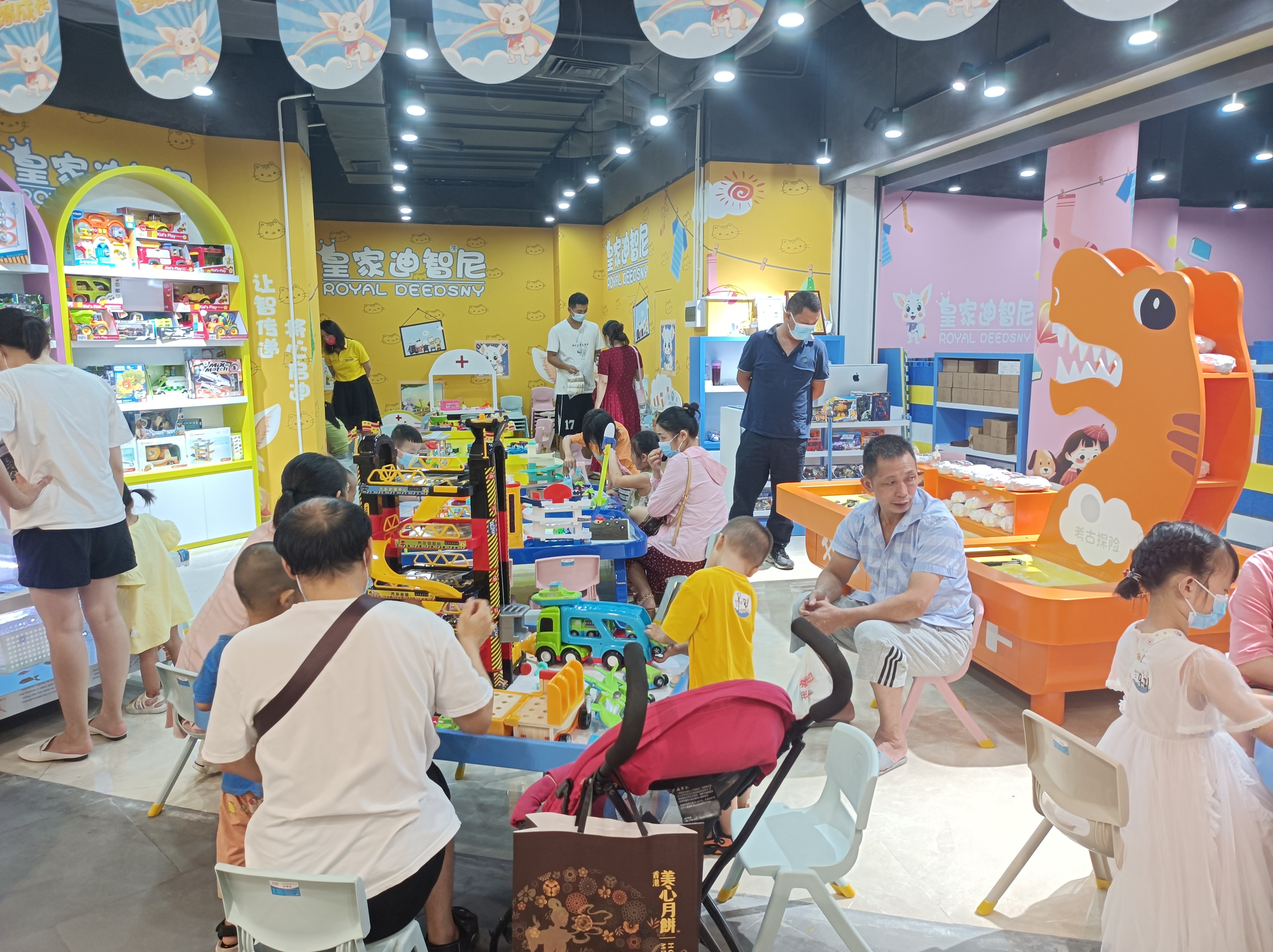 皇家迪智尼 I 炎炎夏日，店铺老板如何做到提高客户回头率！