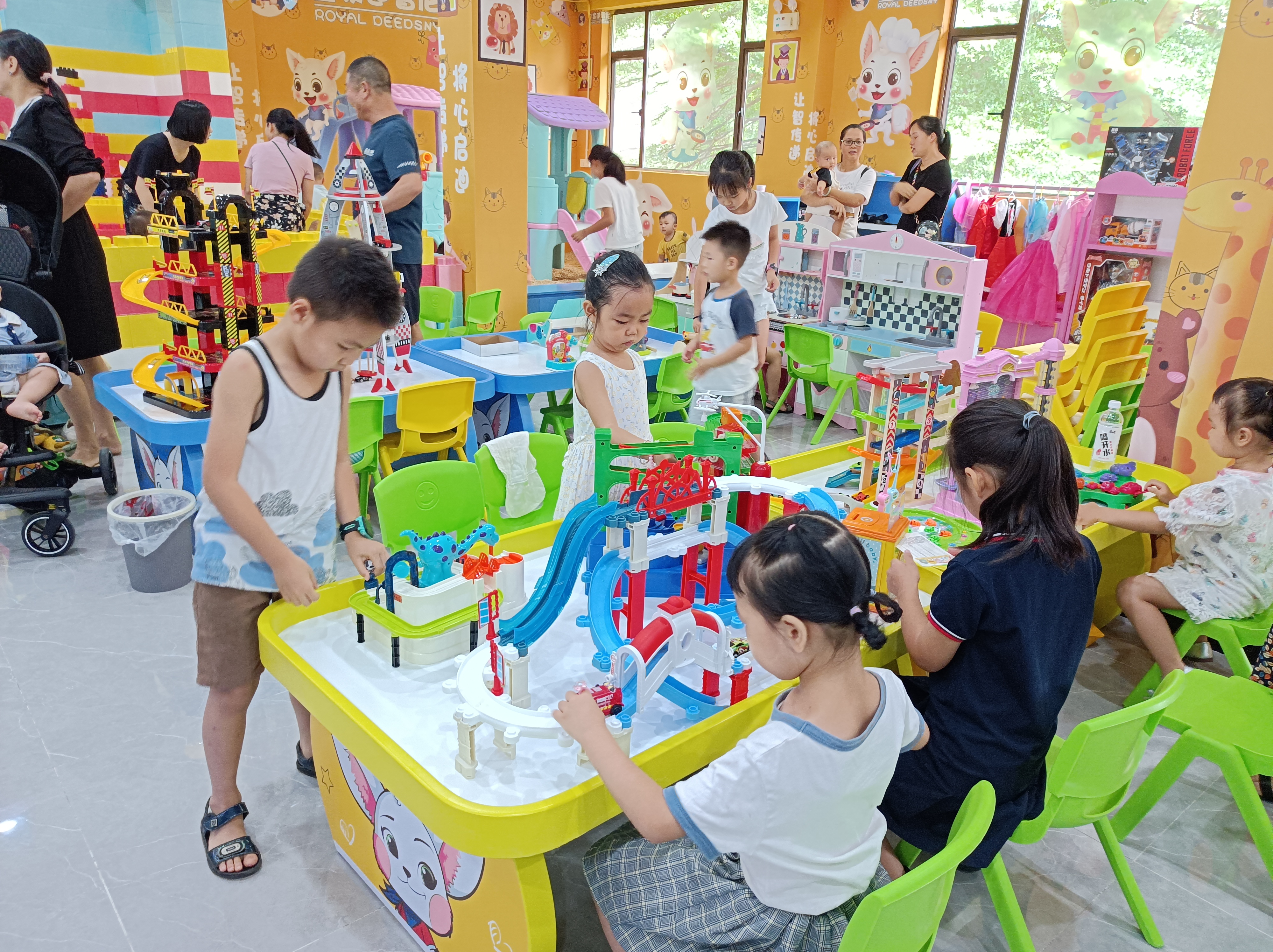 皇家迪智尼 I 暑假旺季来临，为什么需要提前布局打造店面？