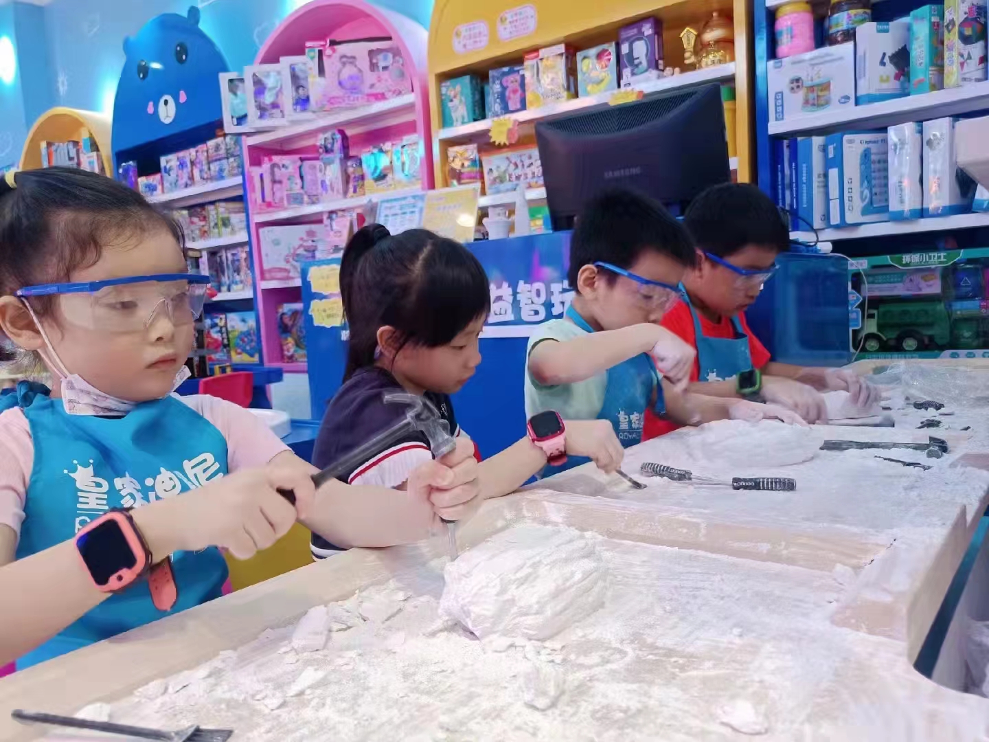 皇家迪智尼 I 手工DIY考古恐龙专场活动方案出炉! 皇家迪智尼 I 手工DIY考古恐龙专场活动方案出炉!