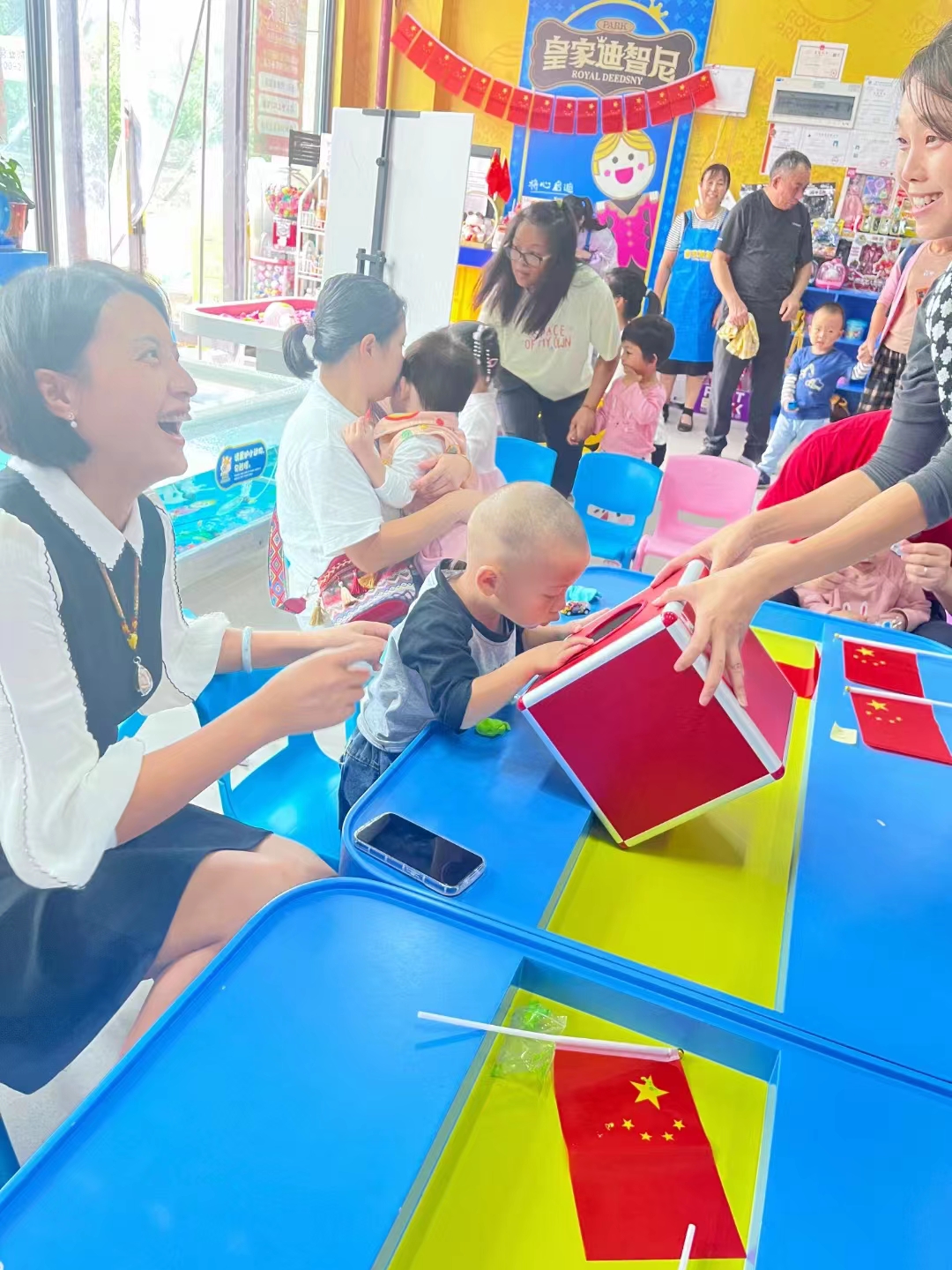 皇家迪智尼 I 分享一波国庆假期加盟店迎来一场开业“派对” 皇家迪智尼 I 分享一波国庆假期加盟店迎来一场开业“派对”