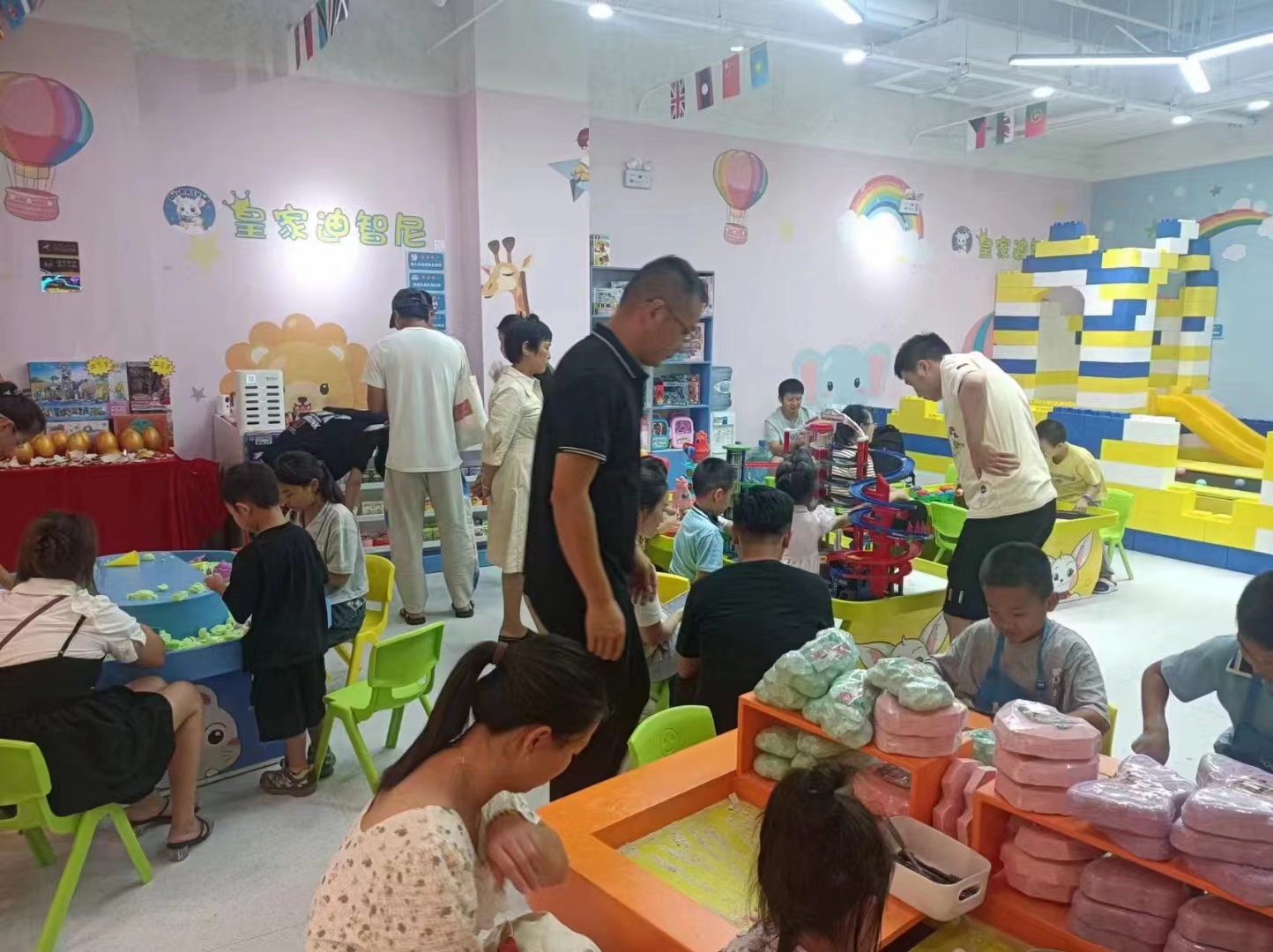 皇家迪智尼 I 分享一波国庆假期加盟店迎来一场开业“派对” 皇家迪智尼 I 分享一波国庆假期加盟店迎来一场开业“派对”